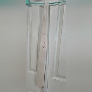 Apt. 9 Elegant White Tie with Rhinestone Accents.